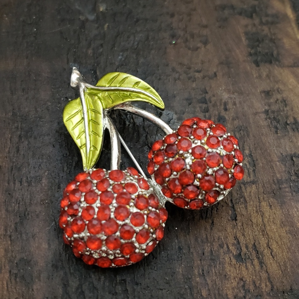 🍒Cherries Brooch Pin - Picture 3 of 3
